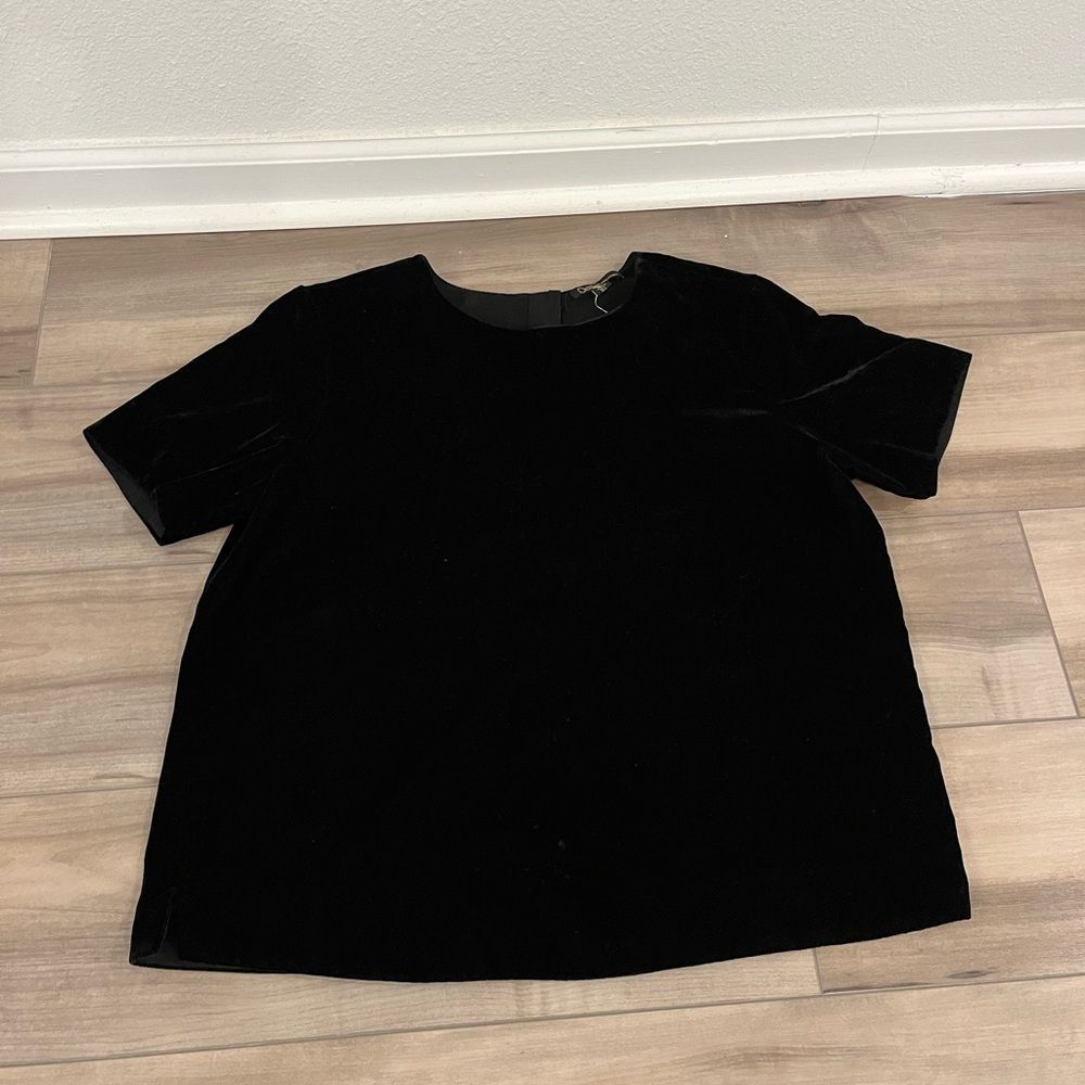 Dalia Women L Black Velvet Short Sleeve Top Blouse Pullover Snap Keyhole Slit